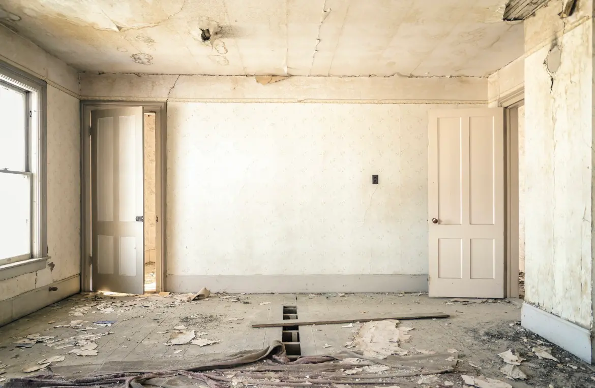 Waste disposal crew managing a cleanout project in Pascagoula